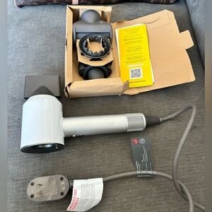 Dyson Supersonic Blowdryer